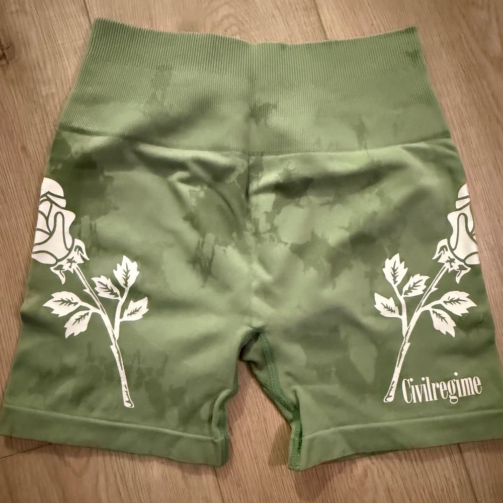 CIVIL REGIME Seamless Shorts in Green